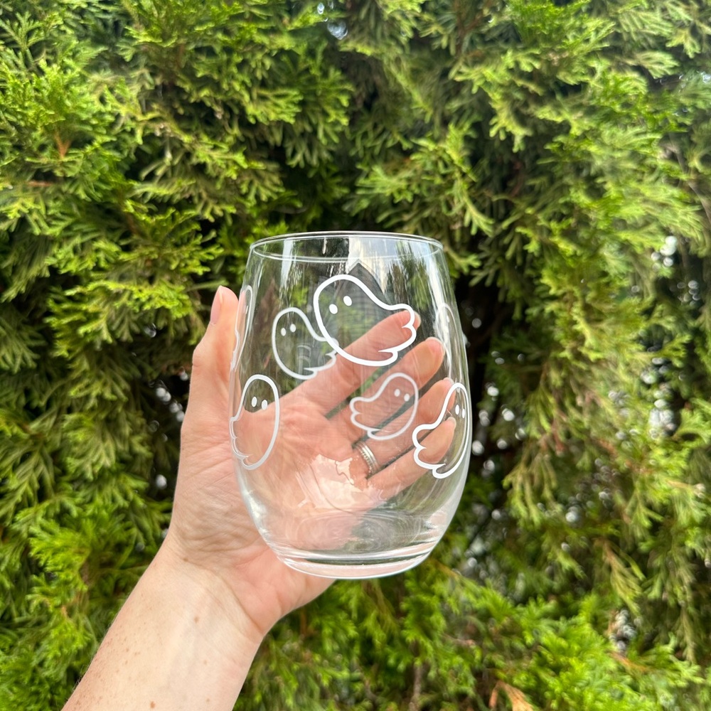 Spooky ghost glass| wine glass| ghost wine glass| custom wine glass